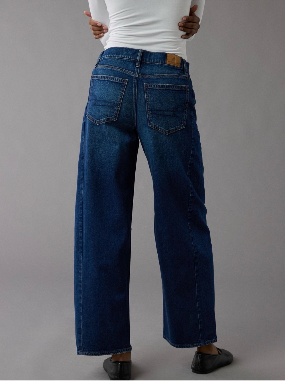 American Eagle 🦅 Dreamy Drape Strigid Barrel Jeans - Picture 2 of 8